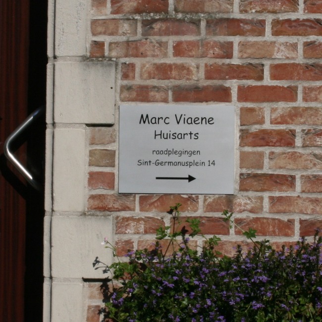 Plaques nominatives en aluminium, AVEC GRAVURE