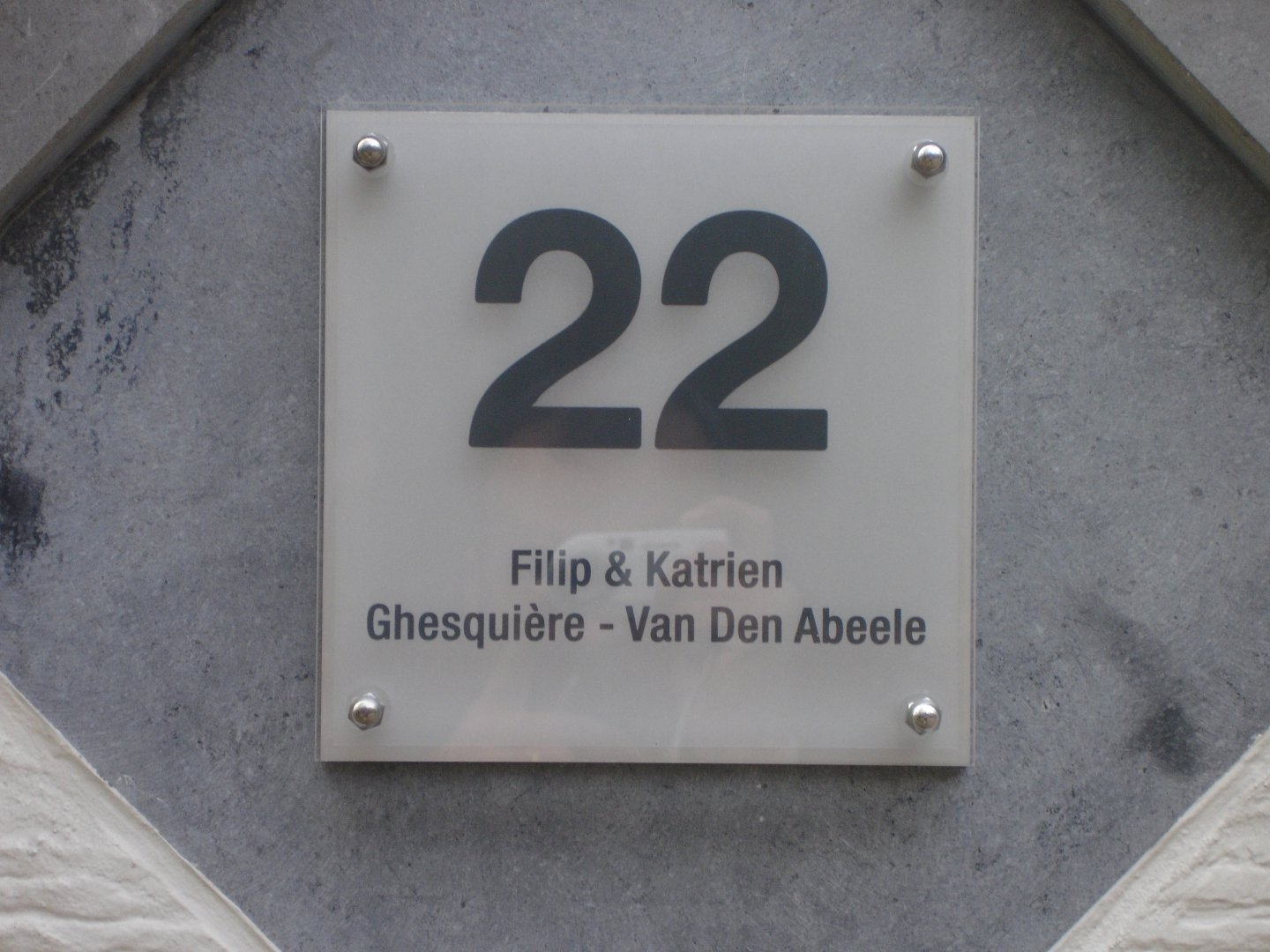 Naamplaat in plexi gegraveerd
