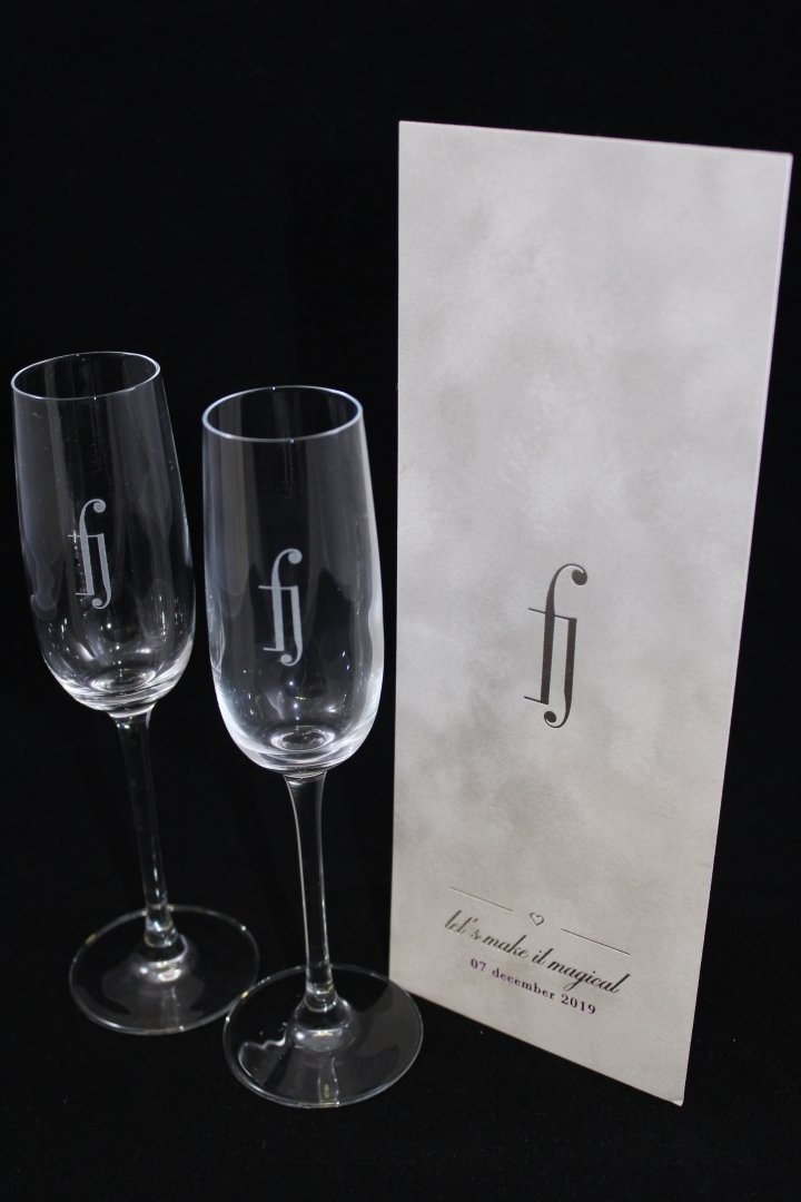 Lasergravure in champagneglazen